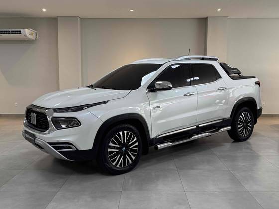 FIAT TORO 2.2 TURBO DIESEL RANCH 4WD AT9 FIAT TORO 2.2 TURBO DIESEL RANCH 4WD AT9